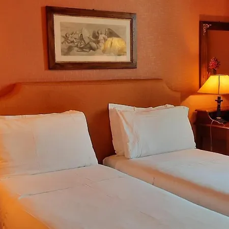 Domus Livia 4*