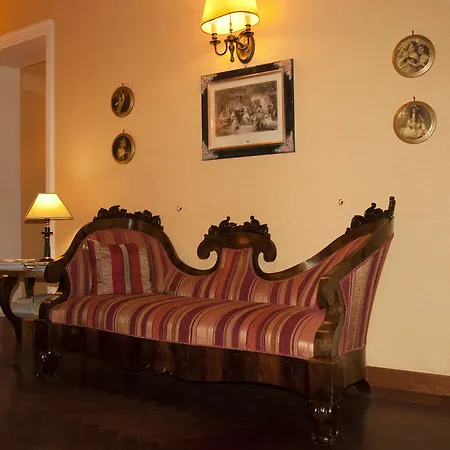 Πανσιόν Domus Livia 3*